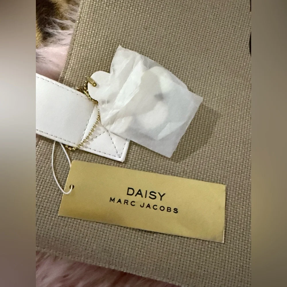 Marc‎ Jacobs Daisy Tan and White Tote Bag